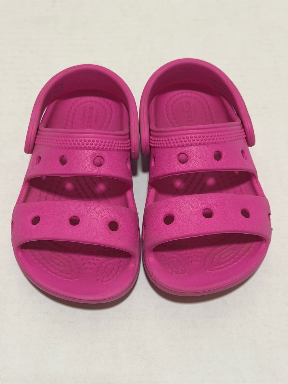 Crocs Kids' Classic Sandal in Fuchsia Hot Pink Toddler/Kids Size 8